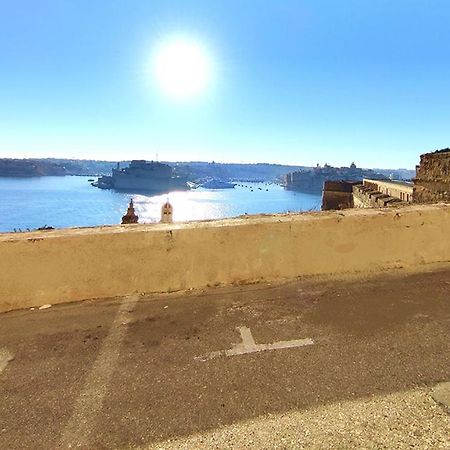 Oasis 22 Savynomad Harbour Residences Wow Views Валета Екстериор снимка